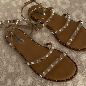 POPULAR STEVE MADDEN ANKLE STRAP SANDALS